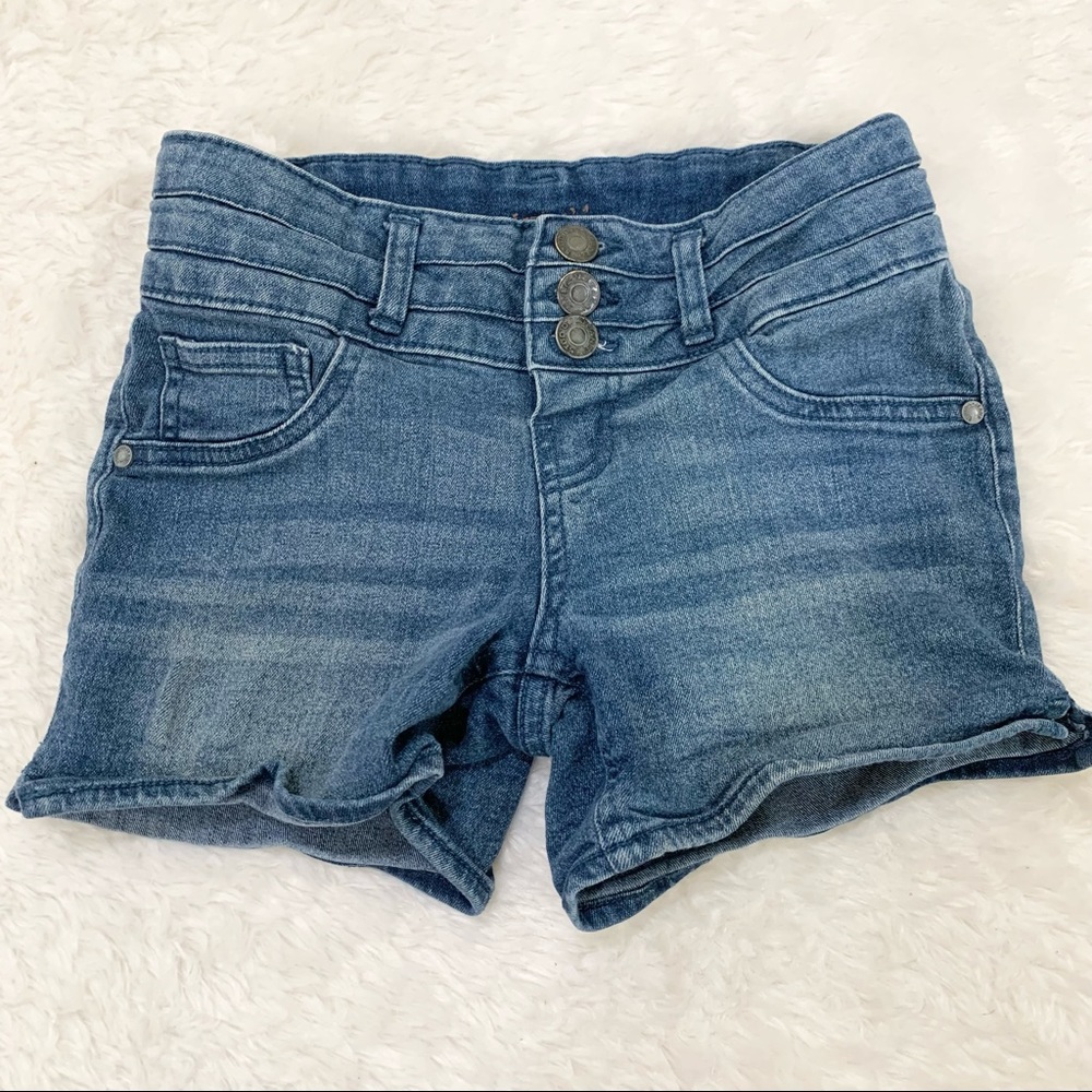 5 for $25! Studio V Blue Jean Shorts 12
